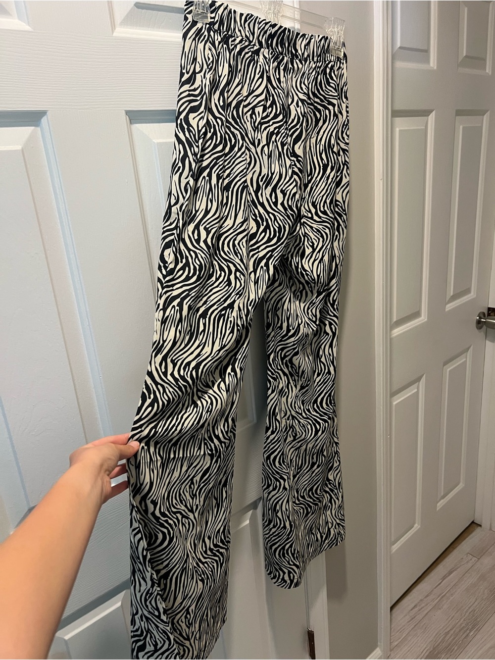 Beginning Boutique Black & White Zebra Print Wide-Leg Pants